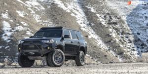 Toyota 4Runner with Fuel 1-Piece Wheels Traction - D825